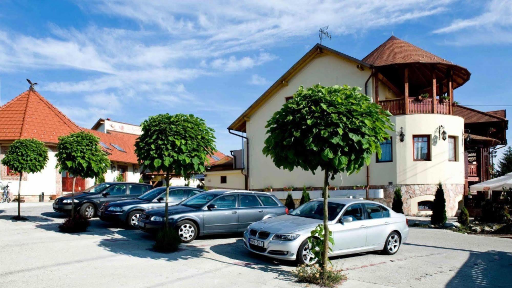 Nyilas Fogadó Nyíregyháza Exterior foto