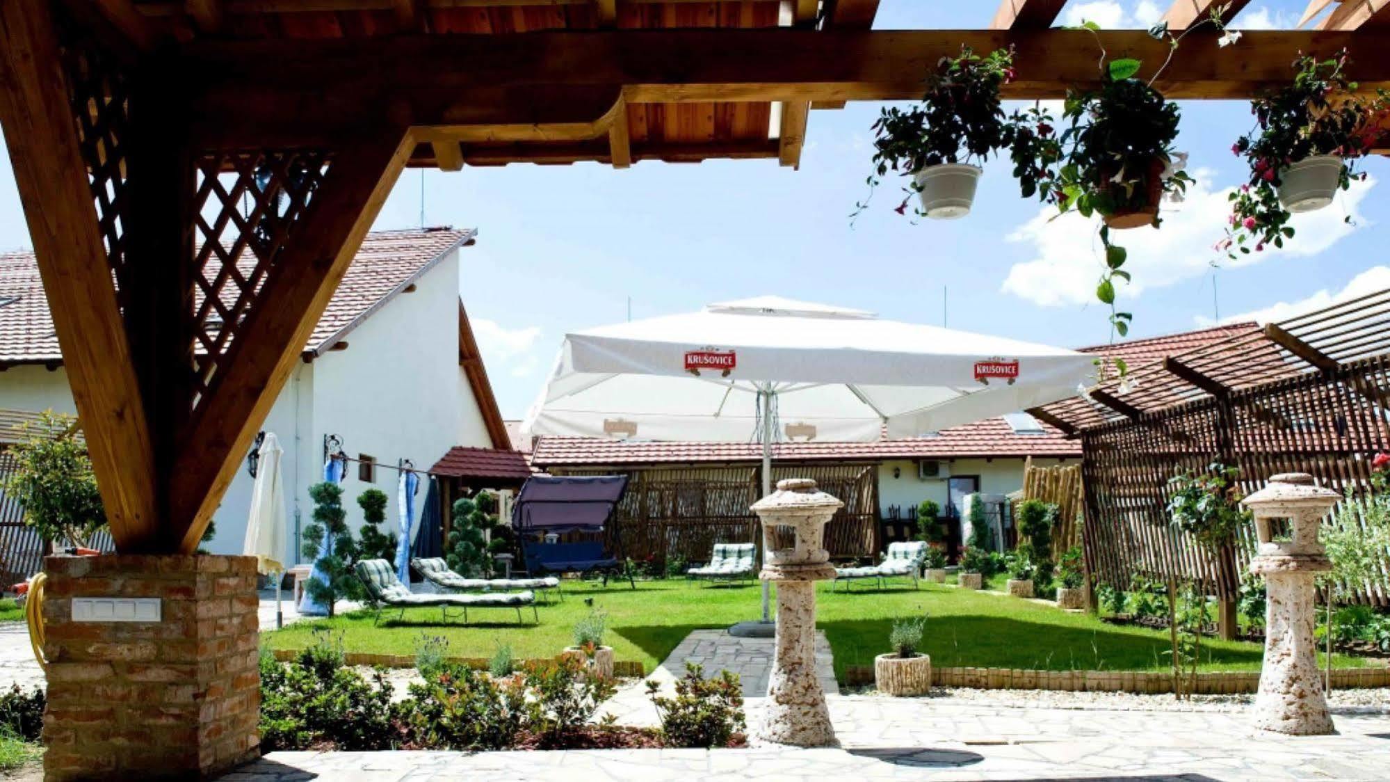 Nyilas Fogadó Nyíregyháza Exterior foto