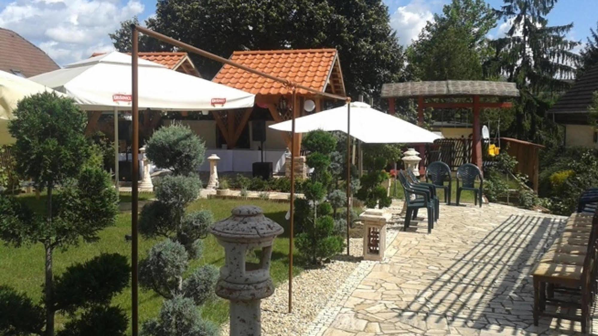 Nyilas Fogadó Nyíregyháza Exterior foto